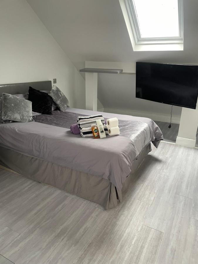 Newly Renovated Studio In Acton Londen Buitenkant foto