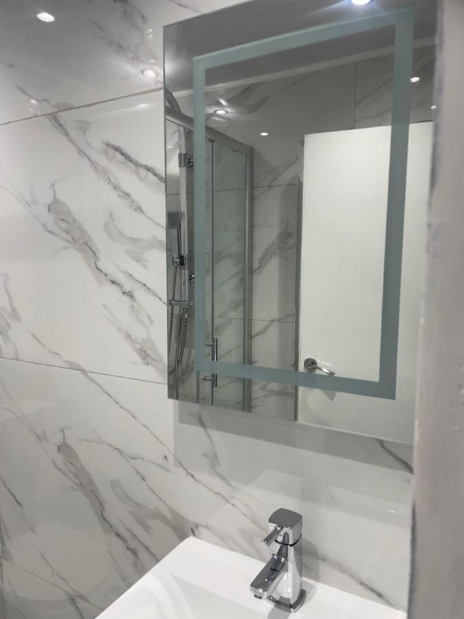 Newly Renovated Studio In Acton Londen Buitenkant foto